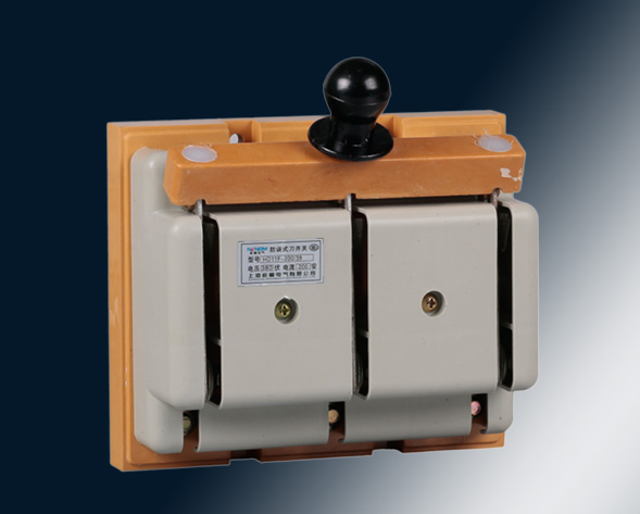 HD系列單投刀開(kāi)關(guān)、HS系列雙投刀開(kāi)關(guān)適用于交流50Hz、額定電壓400V、直流220V，額定電流至1500A的成套配電裝置中，用作手動(dòng)不頻繁接通與分?jǐn)嘟恢绷麟姟?>
											HD、HS開(kāi)啟式刀開(kāi)關(guān)</a>
										</div>
										 
										<div   id=